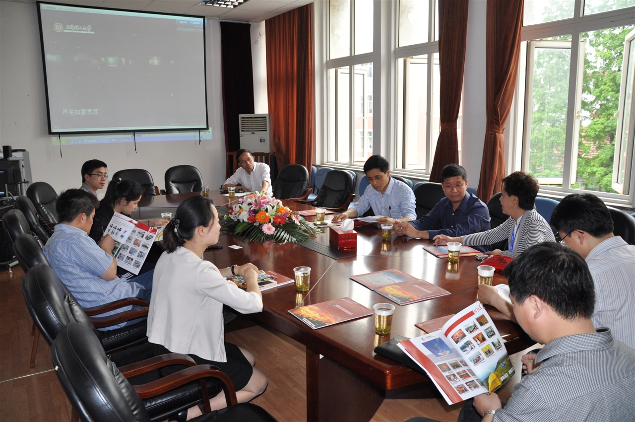 充分發(fā)揮校友資源 積極開(kāi)展校企合作