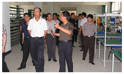 福建省委常委、政法委書(shū)記徐謙一行視察虹潤(rùn)公司